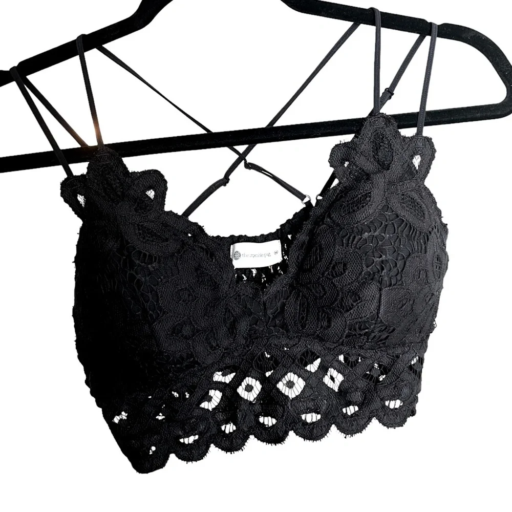 Impeccable Pig | EUC Black lace Bralette w/Pads & Adjustable Straps Size… - Picture 1 of 3